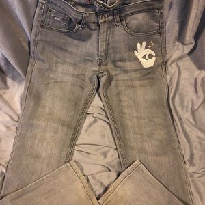 A-La-Mode Skinny Jeans with embroidered hand 31